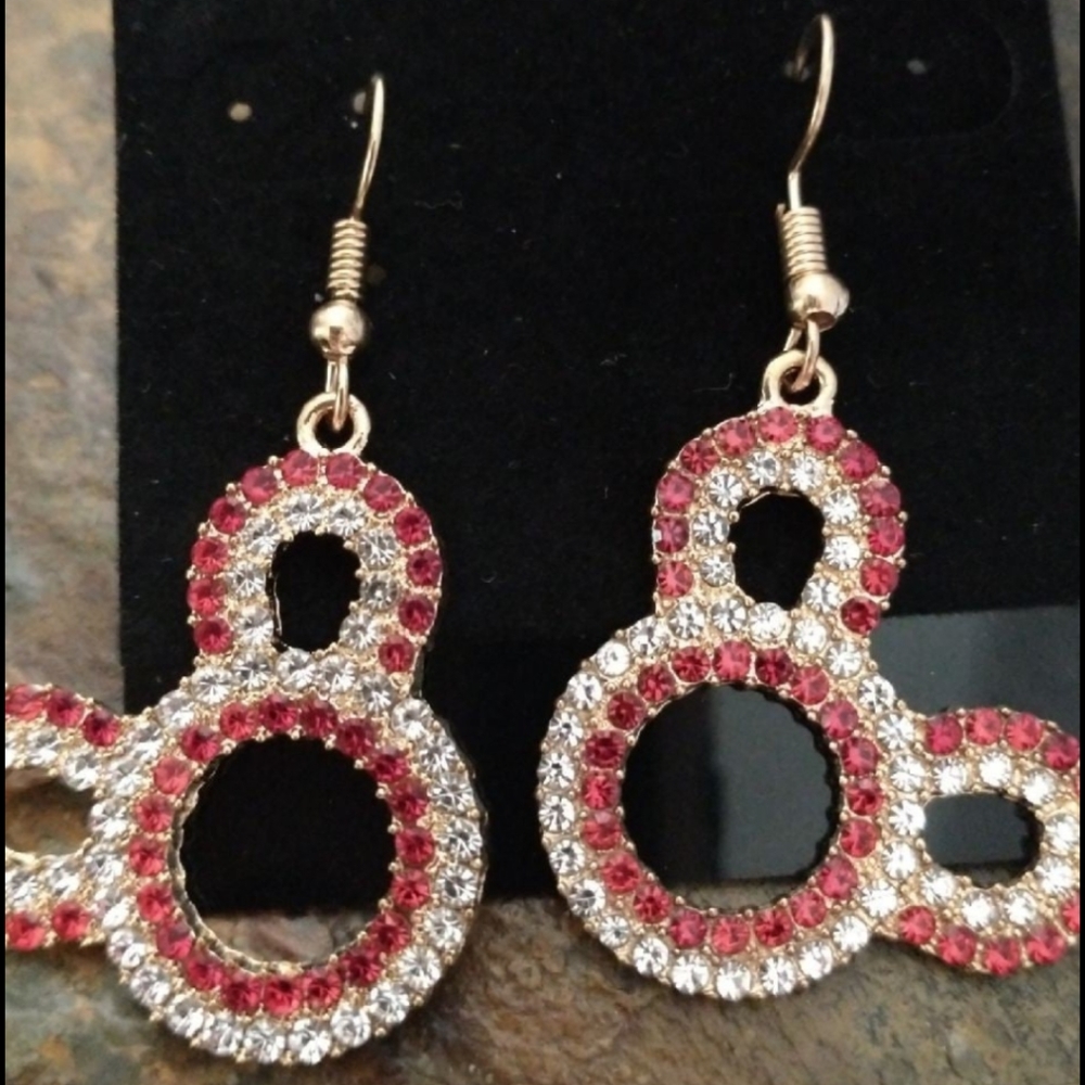 Minnie Mouse pierced earrings, NWOT
